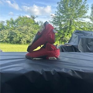 Jordan 6 toro bravo size 5.5Y